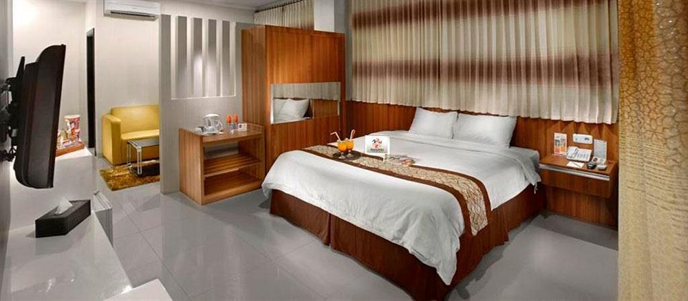 סוראבאיה Maumu Hotel & Lounge מראה חיצוני תמונה